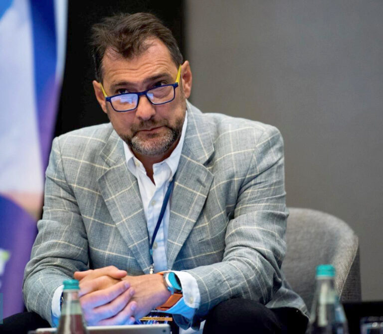 Când se mișcă trupele, se cutremură finanțele