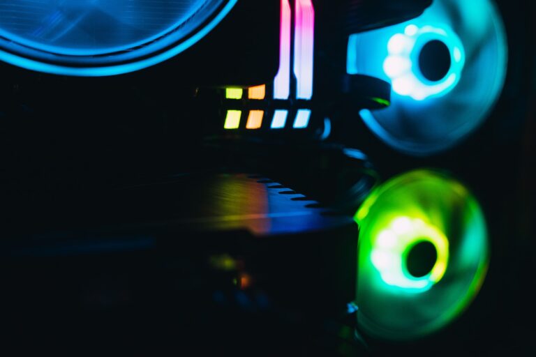 Investitorii își reduc deținerile în tehnologie la minim, NVIDIA înregistrează vânzări record