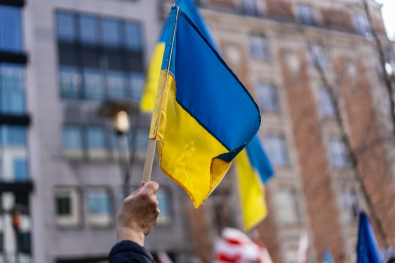 EY România: Criza din Ucraina – care sunt prevederile legale și  implicațiile practice aplicabile relocărilor de investiții