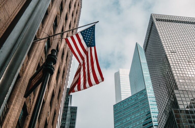 Majoritatea americanilor susține eliminarea vizelor pentru cetățenii români prin includerea României în programul Visa Waiver