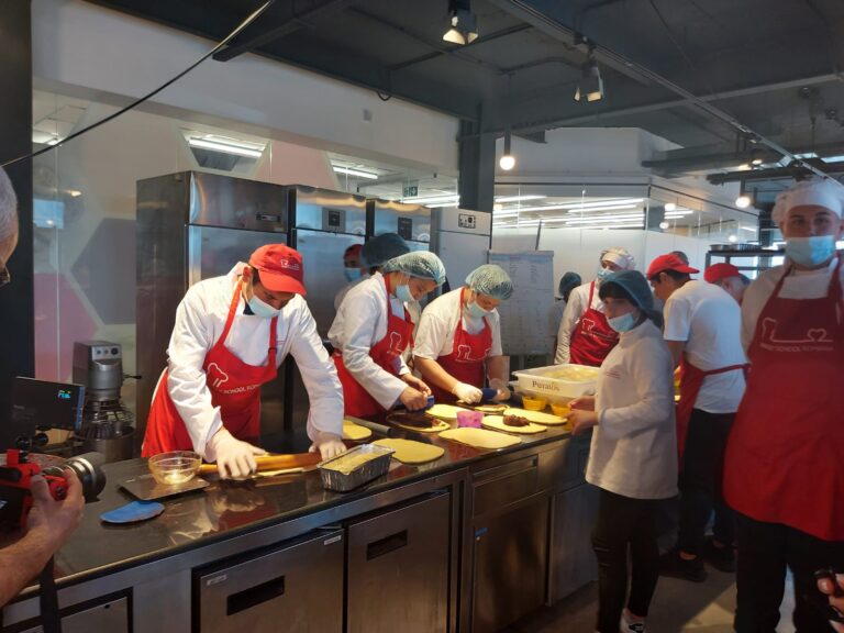 Responsabilitate socială dovedită de elevii de la Bakery School
