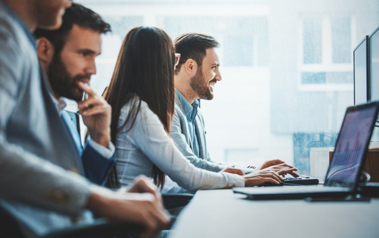 Microsoft caută peste 350 de specialiști IT pentru echipele Microsoft Development Center