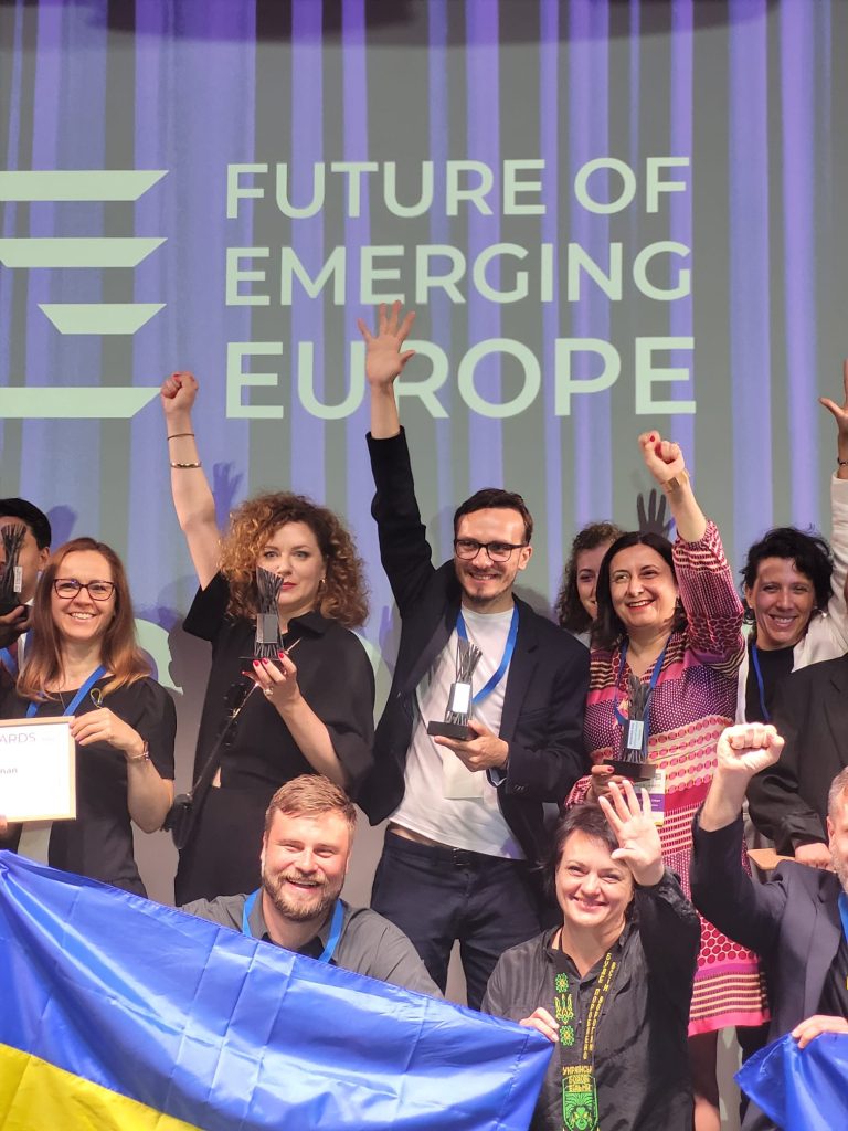 Tinerii în Arenă – a câștigat premiul Youth Empowerment acordat de Emerging Europe la Bruxelles