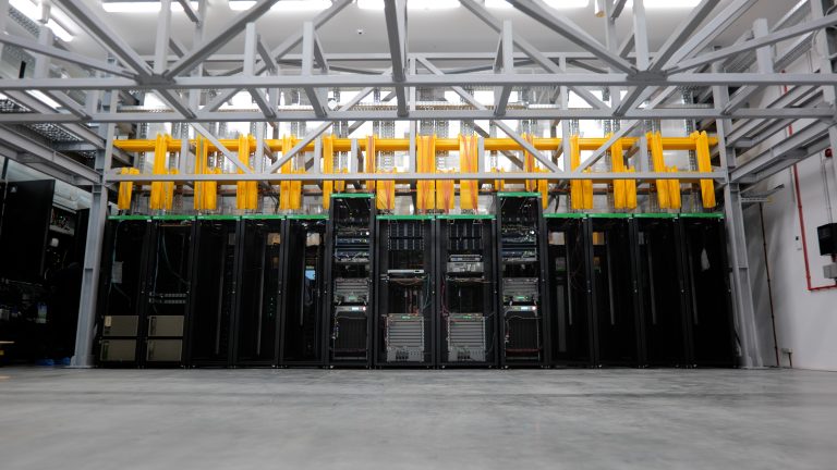 Infrastructura IT a celui mai mare centru de date din CEE, configurată de Arctic Stream