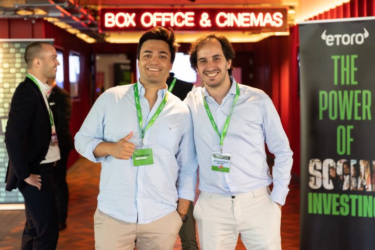 eToro achiziționează furnizorul de management de portofoliu Bullsheet