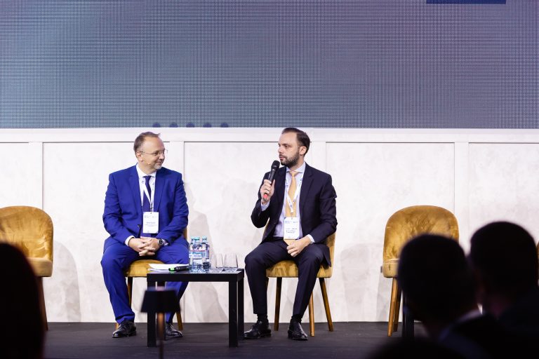 Administratorii de fonduri pledează pentru economisire pe termen mediu și lung