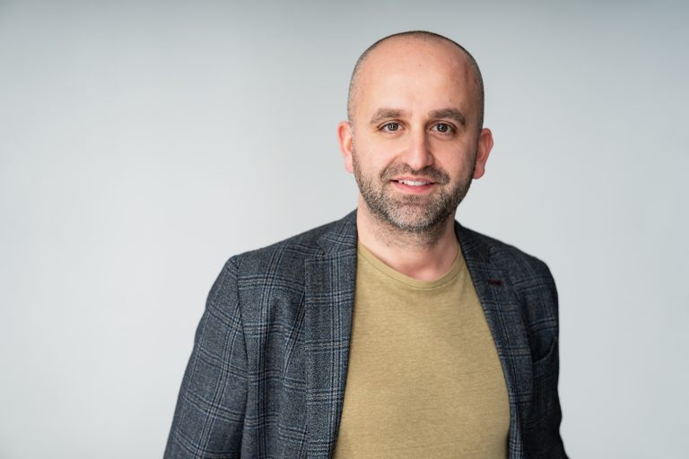 eJobs: Retailul, construcțiile și serviciile sunt domeniile care au ofertat cele mai multe poziții de specialiști și manageri în 2023