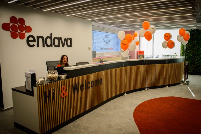 Centre de lucru hibrid deschise de Endava