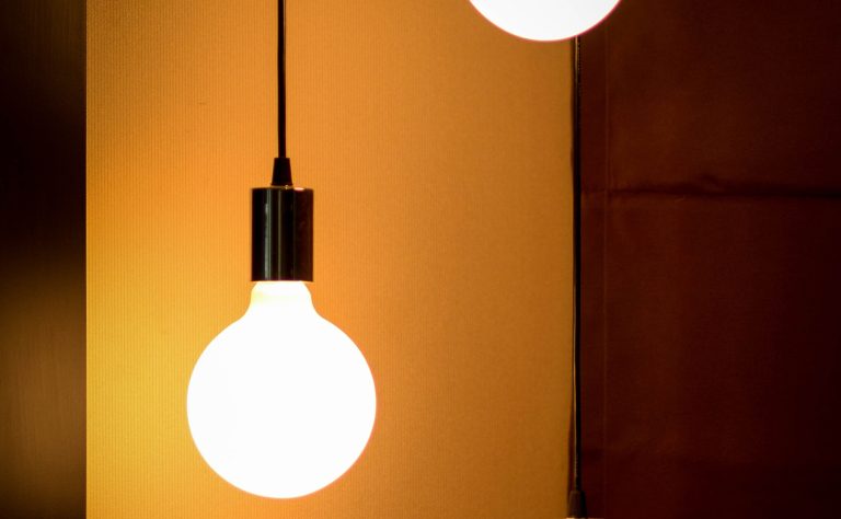 Becurile LED sunt prima opțiune când vine vorba de optimizarea consumului de energie în locuință