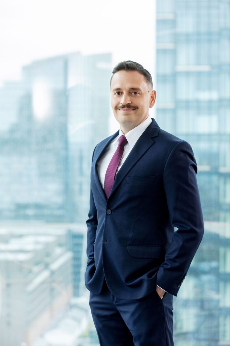 XTB oferă câte o acțiune gratuită fiecărui client nou pentru un început bun 