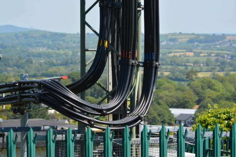 Parteneriat între Politehnica București și Asociația Profesională a Producătorilor de Cabluri