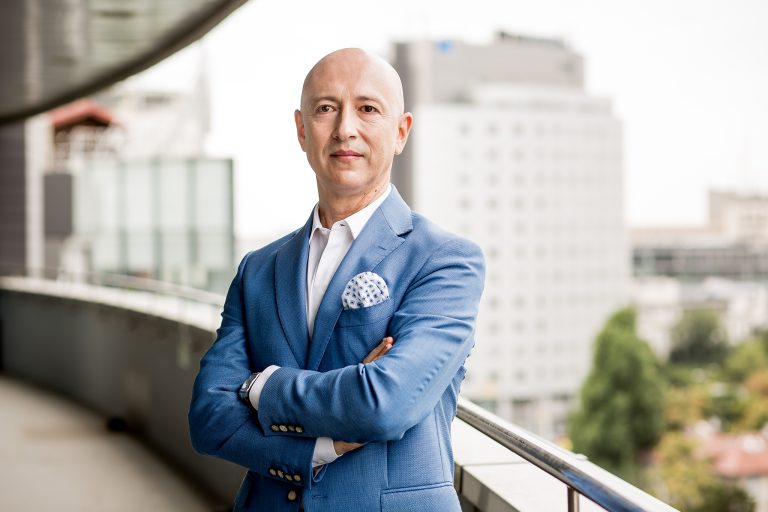 Creștere de 35% a numărului de clienți OTP Bank care au efectuat tranzacții bancare prin intermediul aplicației SmartBank în 2022 