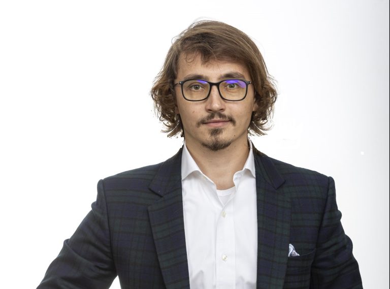 Evaluările companiilor ar putea scădea cu 20-30% în 2023