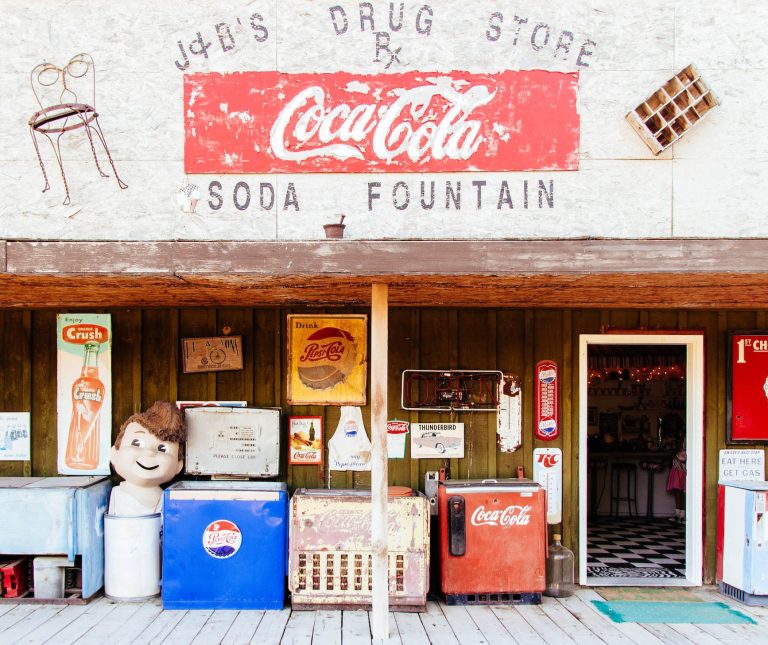 Războiul băuturilor răcoritoare: Coca-Cola și Pepsi joacă cu mingi de fotbal diferite