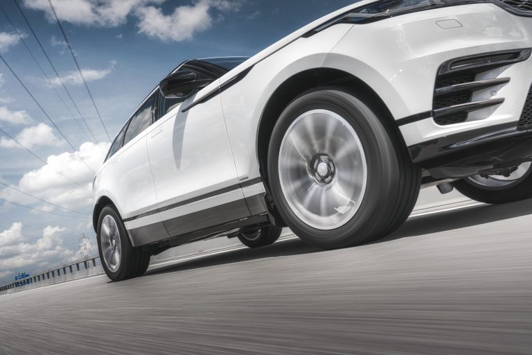 Cum pot șoferii să îmbunătăţească amprenta de carbon a anvelopelor lor?