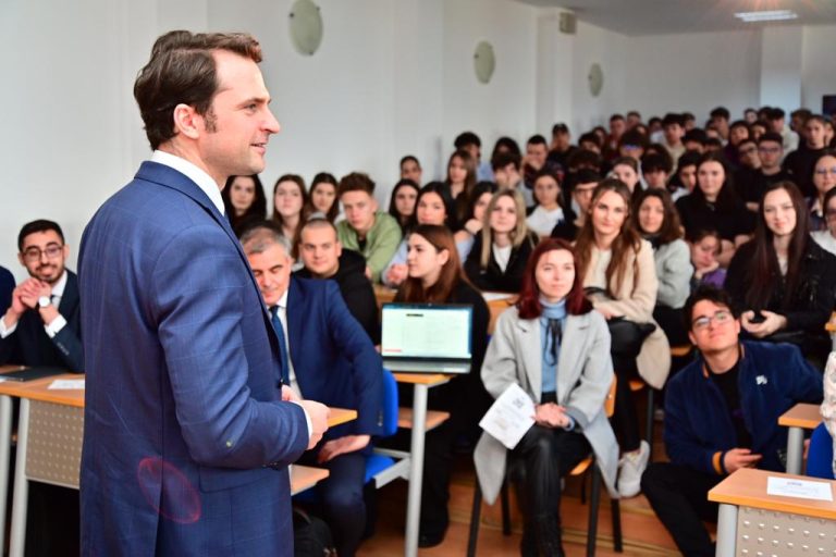 „Cetățeni activi pentru servicii publice la nivel local”