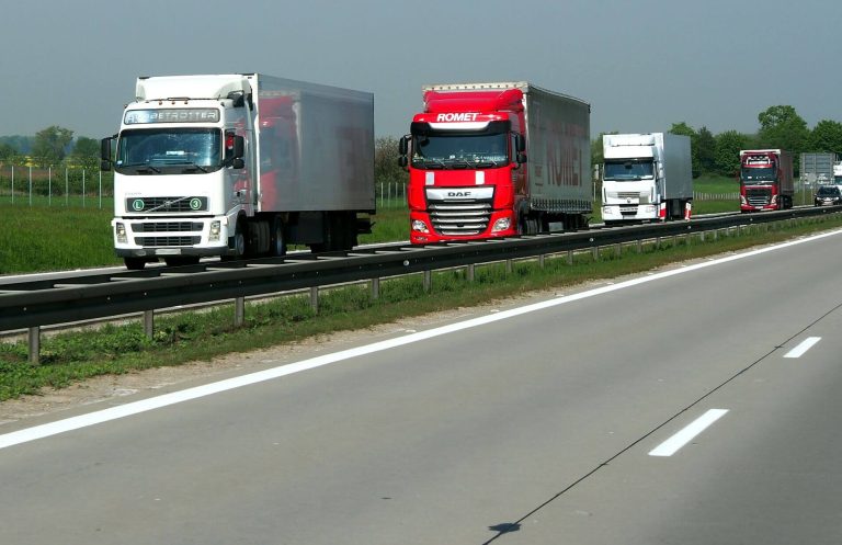 Transportatorii cer soluții imediate pentru a evita escaladarea situației din piața RCA