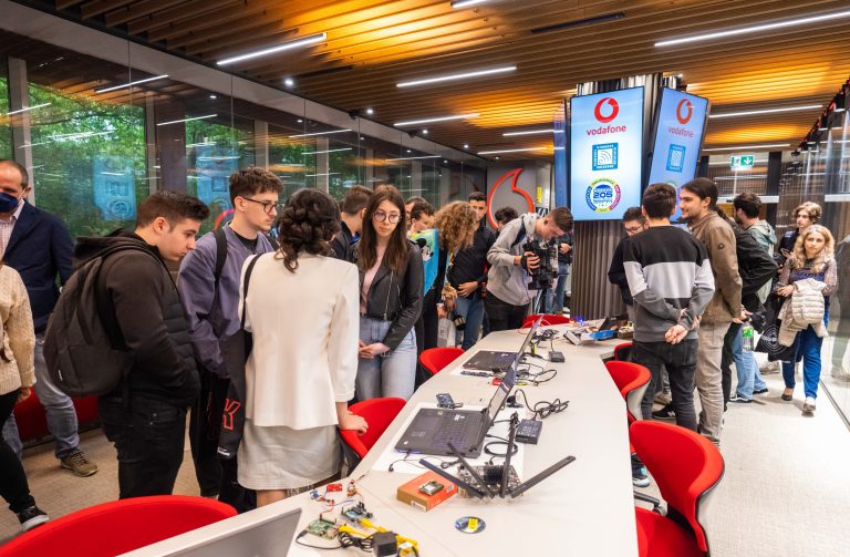 Vodafone Innovation Hub – primul centru de excelență pentru cercetare și dezvoltare digitală în cadrul Universității Politehnica din București