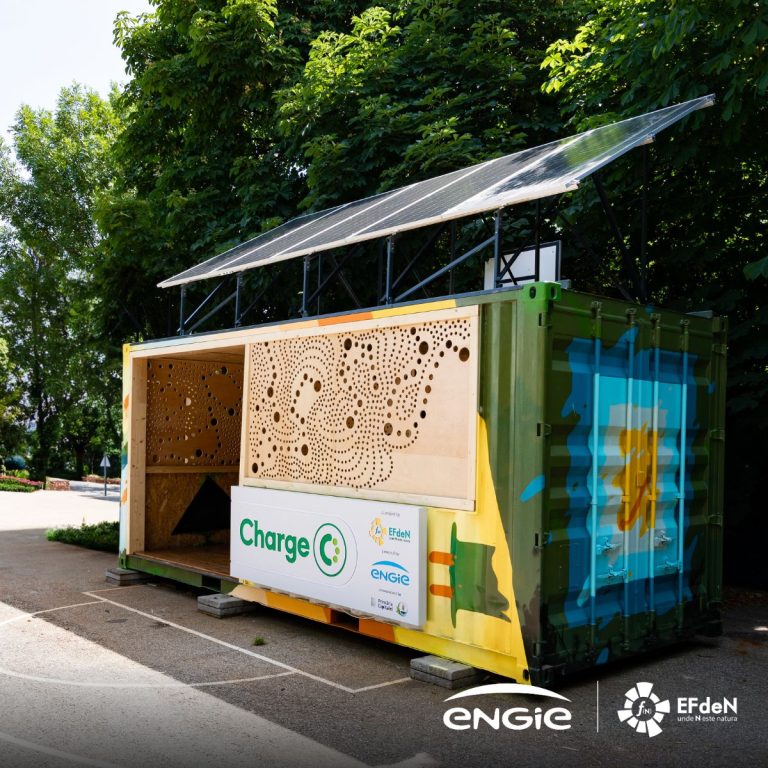 Stații solare pentru încărcarea gratuită a trotinetelor și bicicletelor electrice