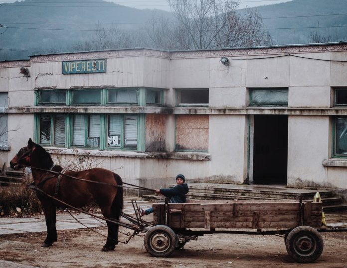 caruta, romania, sat, saracie