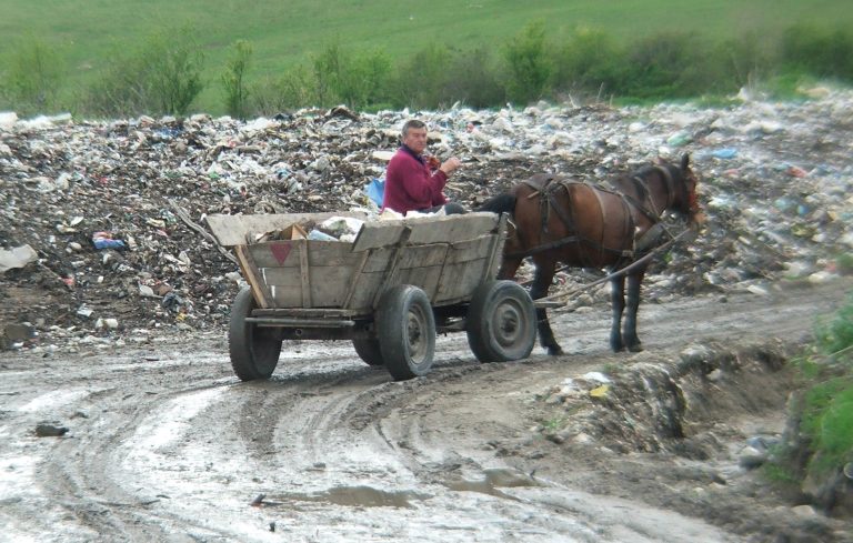 ROMÂNIA din punct de vedere economic, social și al educației în Uniunea Europeană  puncte tari – puncte slabe  – anul 2022 comparativ cu anul 2007 –