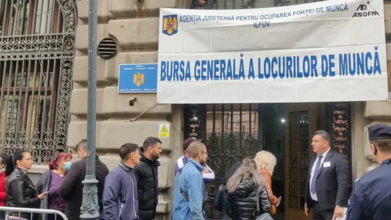 Obligaţia absolvenţilor de învăţământ din 2023 de a se înregistra la forţele de muncă