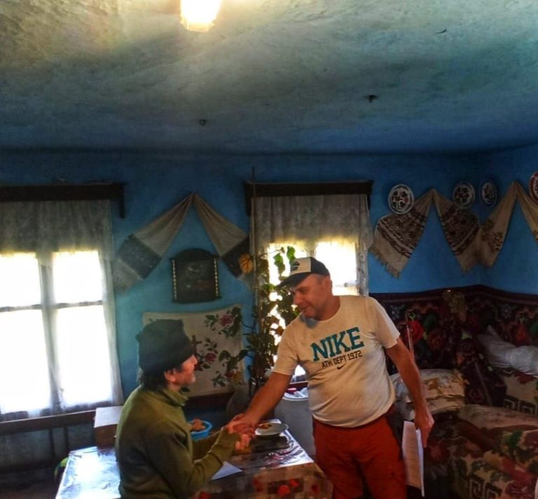 Asociația Energia Inteligentă aprinde lumina în cătune izolate din Munții Rodnei