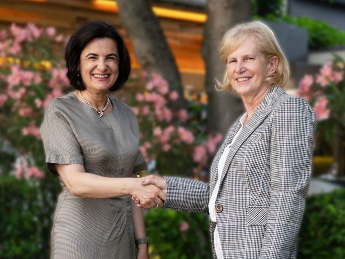 Mihaela Bitu_ING & Gemma Webb_RetuRO_