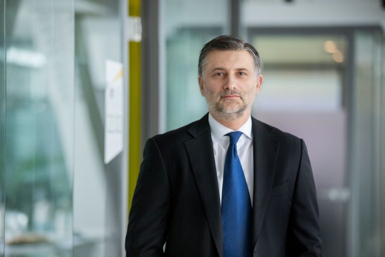 Volumul fuziunilor și achizițiilor din sectorul serviciilor financiare europene a atins un maxim al ultimilor nouă ani în S1 2023, dar valoarea totală a tranzacțiilor a scăzut de la an la an