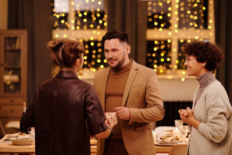 Deciziile de consum și de cumpărare, influențate cel mai mult de părerile persoanelor apropiate