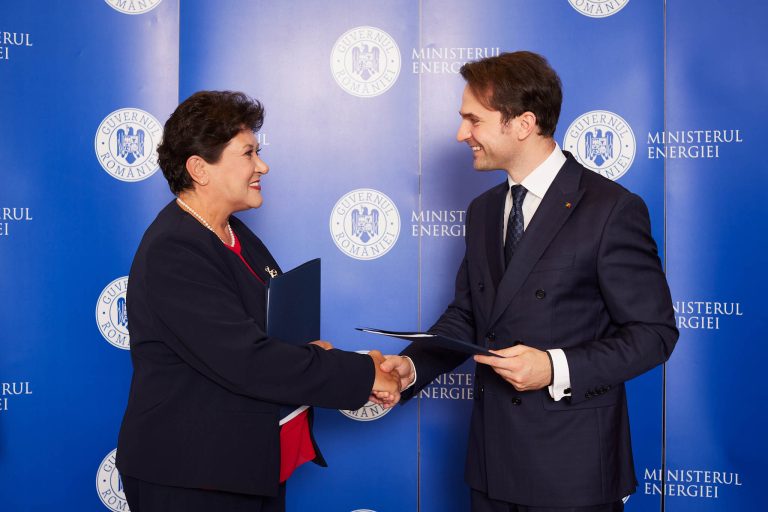 Ministerul Energiei și E-Distribuție au semnat două contracte de peste 122 de milioane de lei pentru modernizarea rețelelor electrice din județele Ilfov și Timișoara