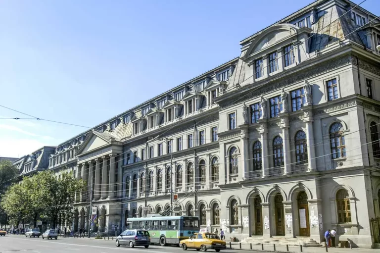 Universitatea din București, prima universitate din România în ceea ce privește angajabilitatea absolvenților 