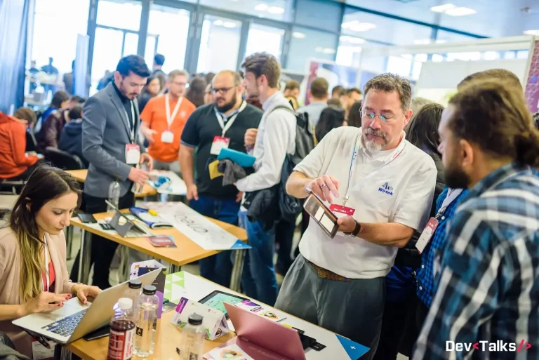 Cea mai mare expo-conferință de IT&C – DevTalks Romania–  vine toamna aceasta în orasul tau, Cluj-Napoca, cu peste 1200 de programatori