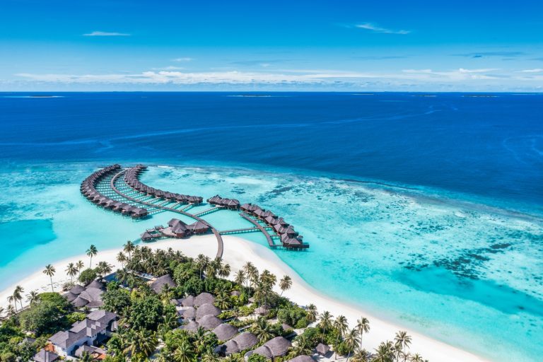 Relansarea zborurilor charter către Maldive