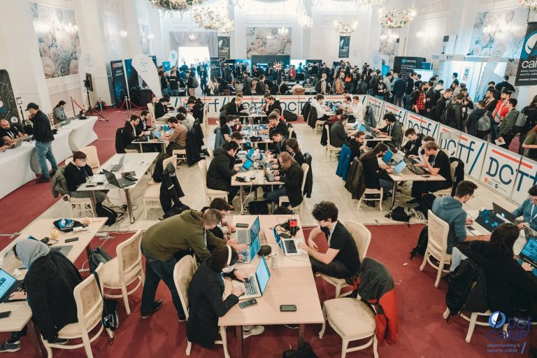 Hackerii etici pot câștiga premii totale de 100.000 de euro la competițiile și activitățile din cadrul DefCamp 2023