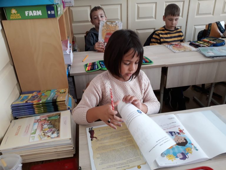 APPE: Peste 630.000 de preșcolari și elevi din învățământul românesc studiază „Educația financiară” 