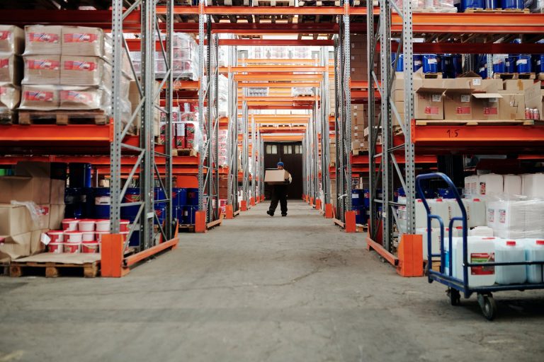 Colliers: România, tot mai vizibilă în regiune în piața spațiilor industriale 