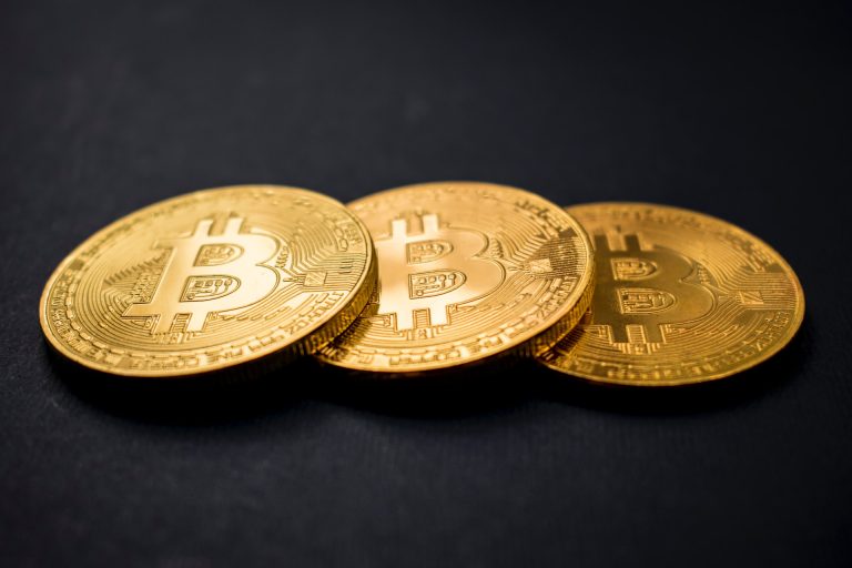 Bitcoin trece de pragul de 41.000 de dolari