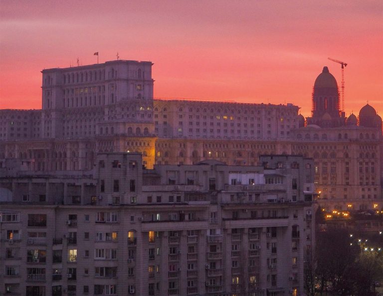 Reforma radicală în puterea legislativă și puterea guvernamental-administrativă în România