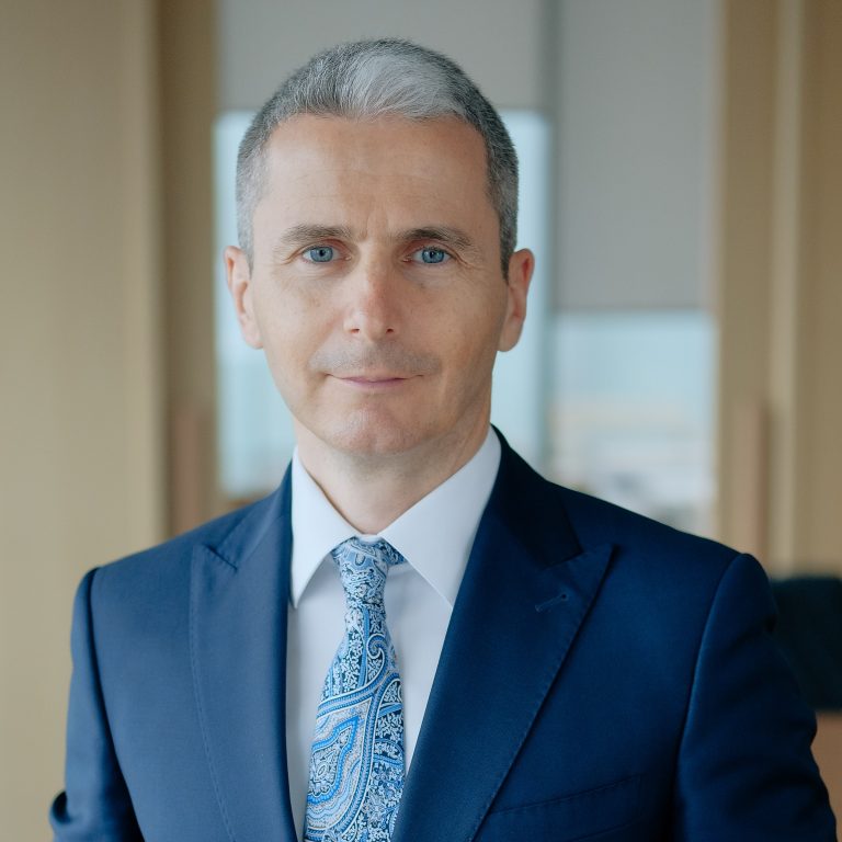 Studiu privind calitatea vieții și bunăstarea socială: la nivel global, doi din trei oameni trăiesc în țări care au stagnat ori au scăzut în 2024. România a crescut ușor
