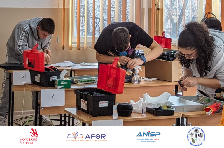 Competiție pentru jonctori fibră optică