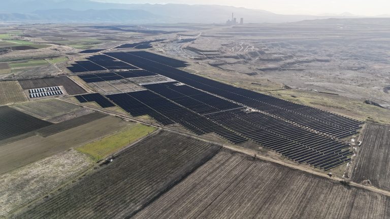 RWE și PPC contribuie la accelerarea tranziției energetice construind proiecte fotovoltaice cu o capacitate de aproape 1GW în regiunea Macedonia de Vest