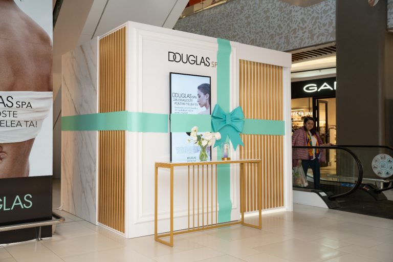 Cabina Douglas SPA, nou concept de îngrijire a pielii 