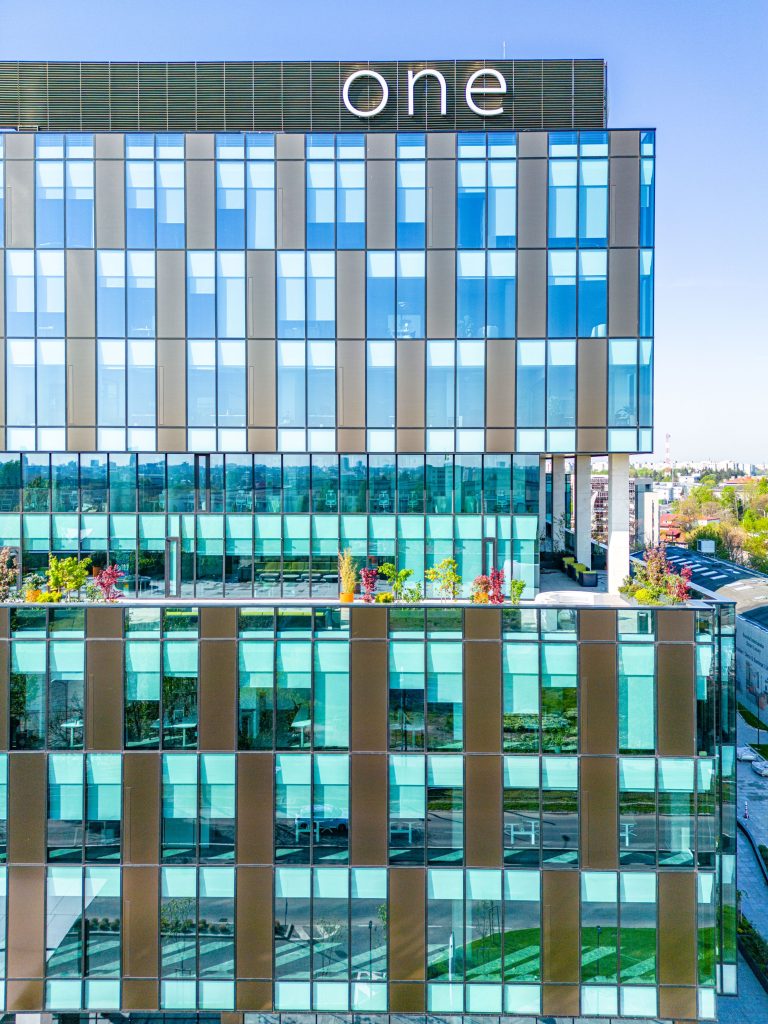 One United Properties vizează venituri de 1,7 miliarde de lei și un profit brut de 617,5 milioane de lei în 2024