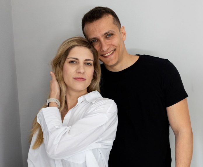 Laura si Vlad Sardescu_fondatorii Neakaisa.ro(Crop)