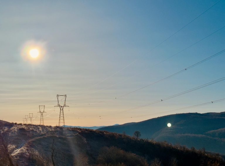 Transelectrica a inaugurat cea mai complexă linie electrică aeriană construită în ultimii  30 de ani în Rețeaua Electrică de Transport din România: LEA 400 kV Porțile de Fier – (Anina) – Reșița 