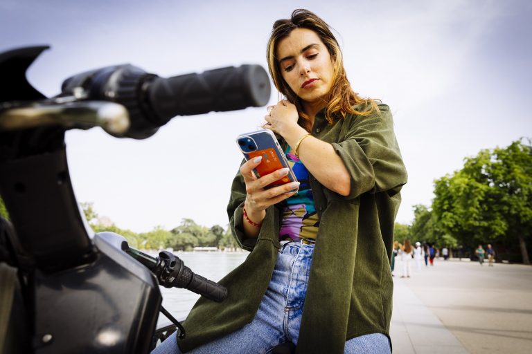 Atacurile de tip smishing în România, crescute de șase ori în 2023 fața de anul anterior