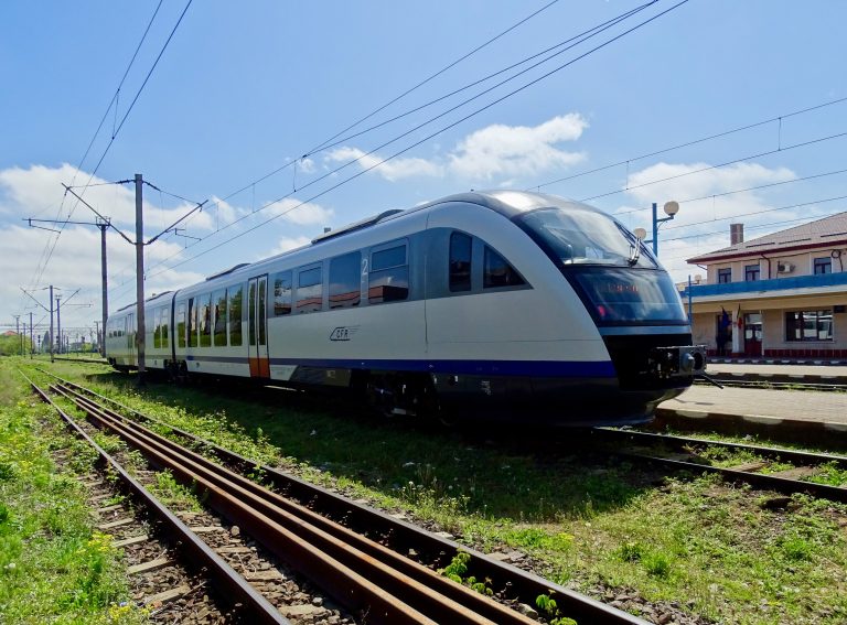 Electroputere VFU Pașcani, companie din cadrul GRAMPET Group, a finalizat cu succes revizia capitală la 17 „Săgeți Albastre” din cele 50 contractate cu CFR Călători