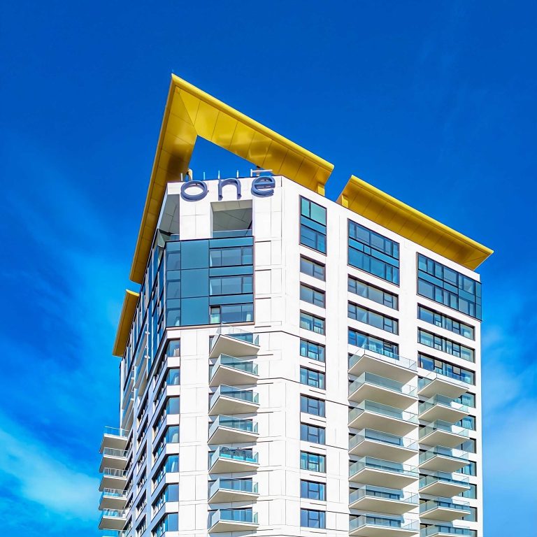 One United Properties înregistrează o cifră de afaceri consolidată de 419 milioane de lei și un profit brut de 183,8 milioane de lei în primele trei luni ale anului 2024