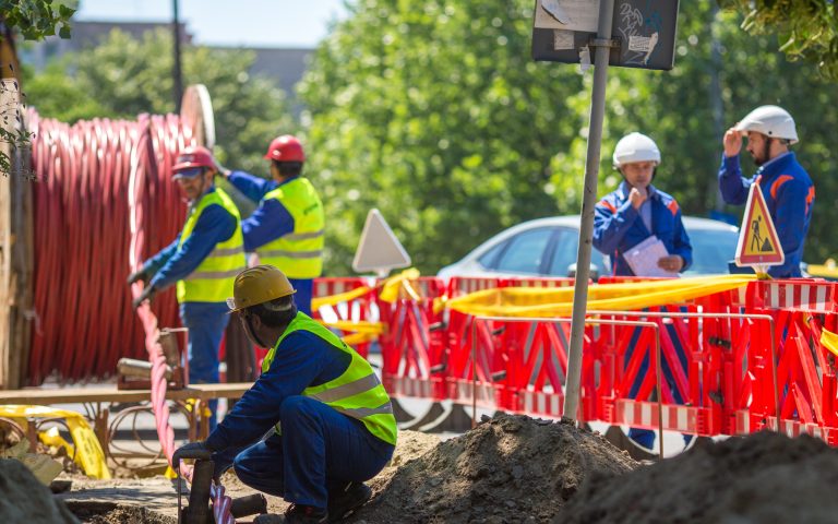 Companiile Rețele Electrice cumpără cabluri și conductoare în valoare de circa 190 milioane lei pentru proiectele de modernizare a rețelei